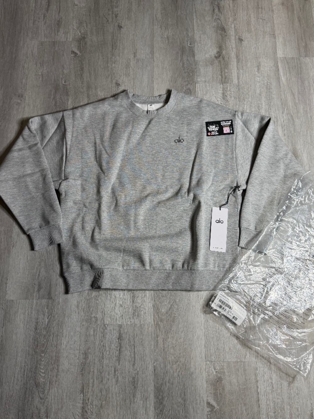 *NEW* Grey Alo Crewneck Sizes Small, Medium, Large, And XL 100% Authentic
